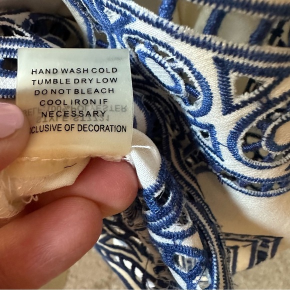 Sugarlips | White Blue Embroidered Pattern Off-Shoulder Boho Blouse Size Small - Picture 11 of 13